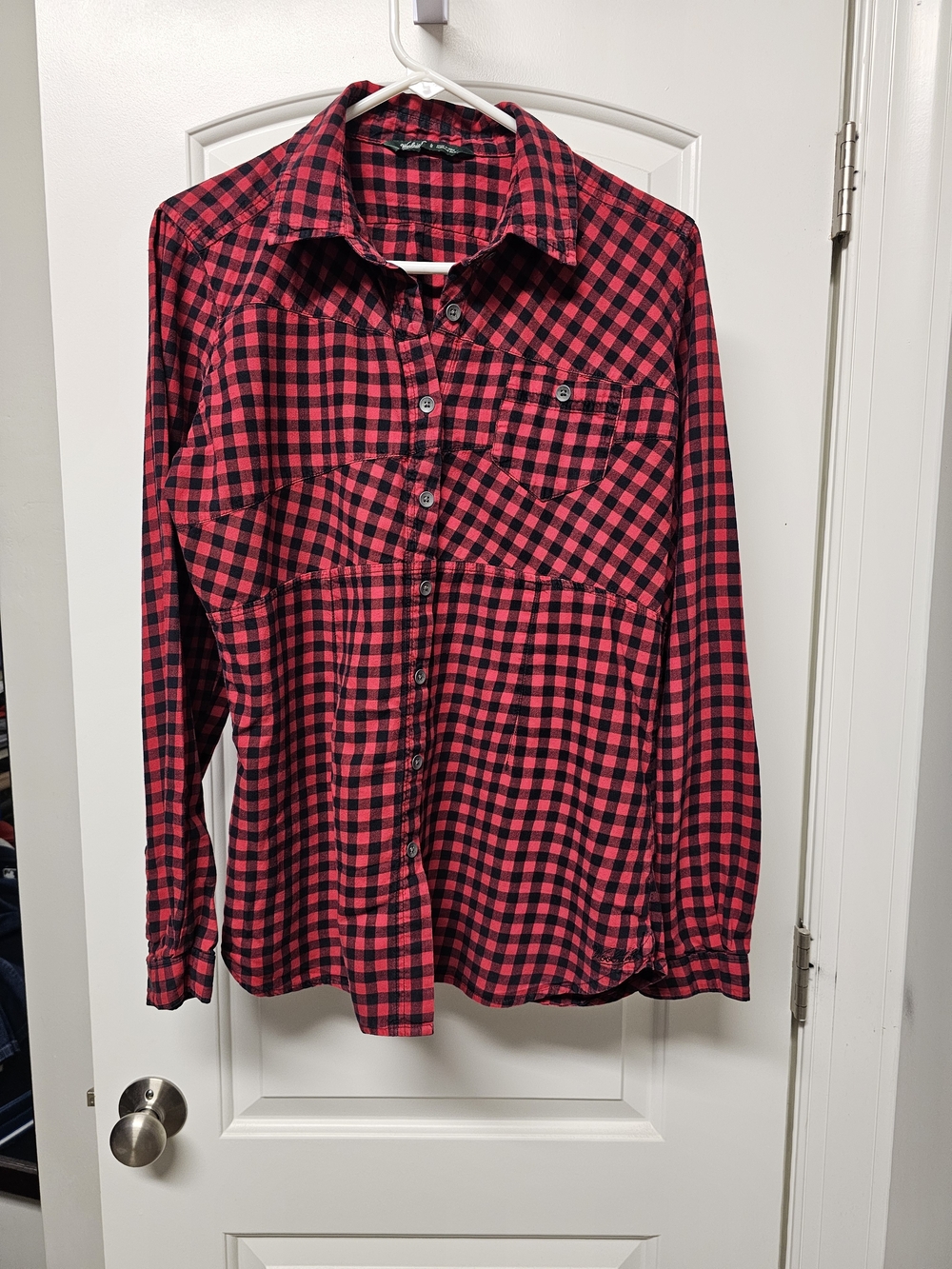 Woolrich Red and Black Plaid Button-Down Shirt. Feminine Fit